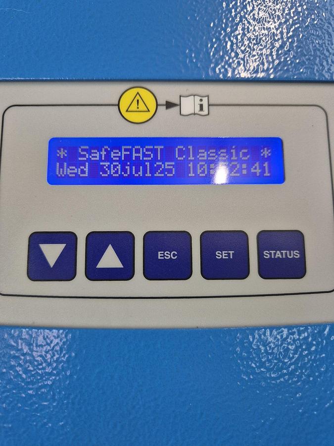 Faster SafeFAST Classic 209D Microbiological Safety Cabinet, image 5