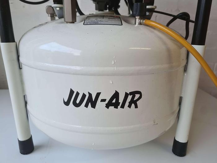 Jun-Air OF302-25B Quiet Running Air Compressor, image 2