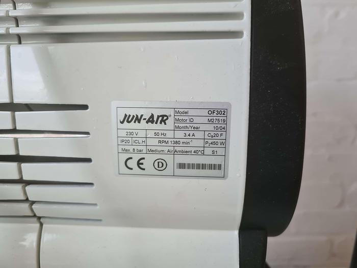 Jun-Air OF302-25B Quiet Running Air Compressor, image 3