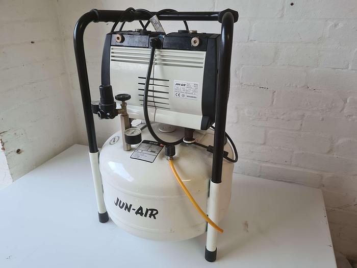 Jun-Air OF302-25B Quiet Running Air Compressor, image 5