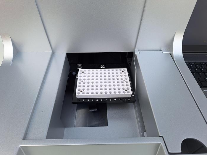Qiagen QIAxcel Advanced DNA Analyzer plus Accessories, image 3