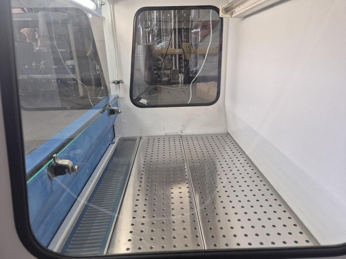 ICN Biomedicals Flow Gelaire BSB Class 2 Safety Cabinet, image 5