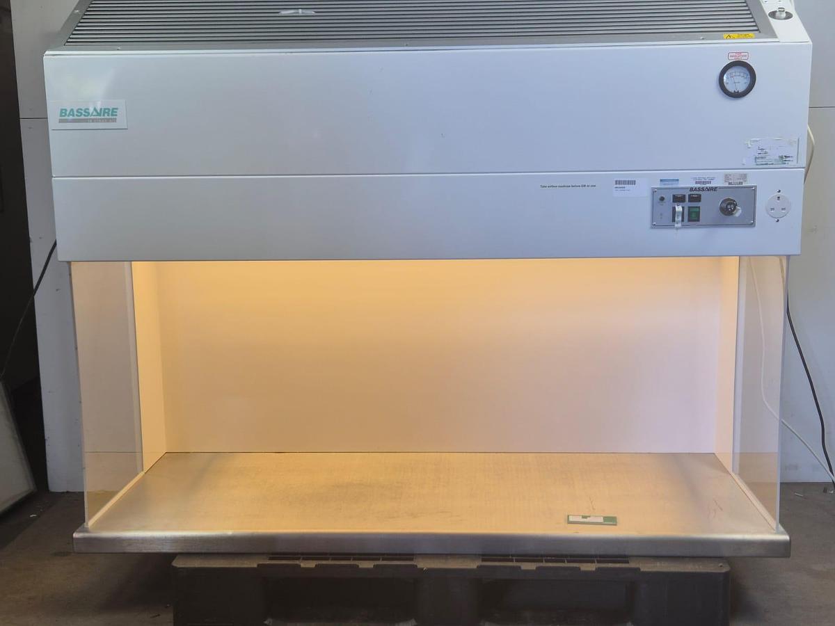 Bassaire P Laminar Flow Safety Cabinet