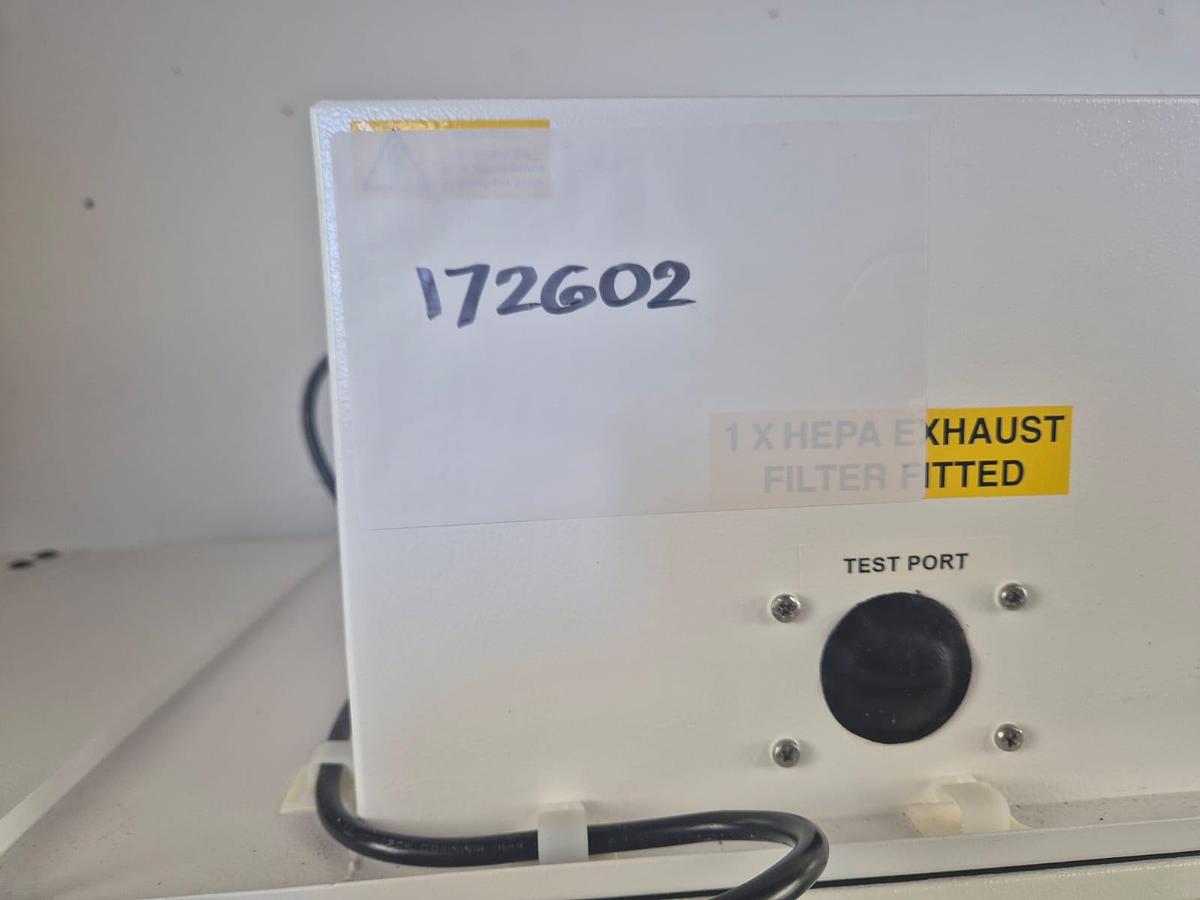 Bassaire P Laminar Flow Safety Cabinet, image 3