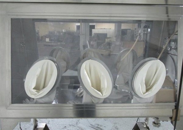 Getinge La Calhene 6-Glove Isolator (dual sided), image 3