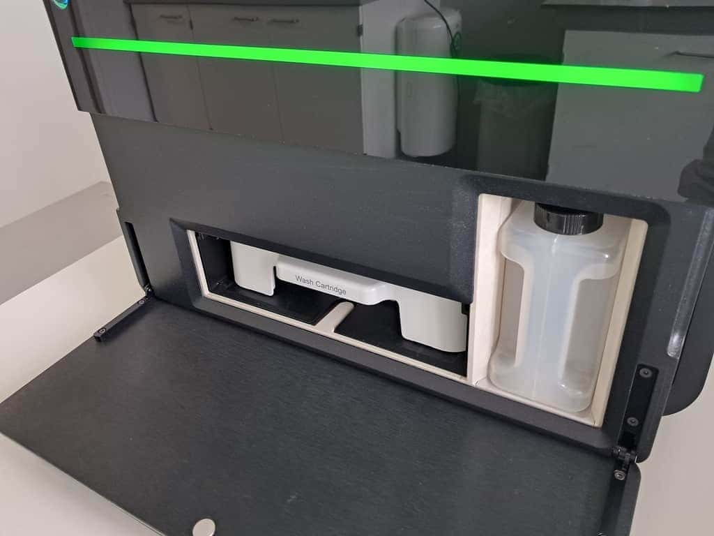Illumina MiniSeq Sequencing System, image 2
