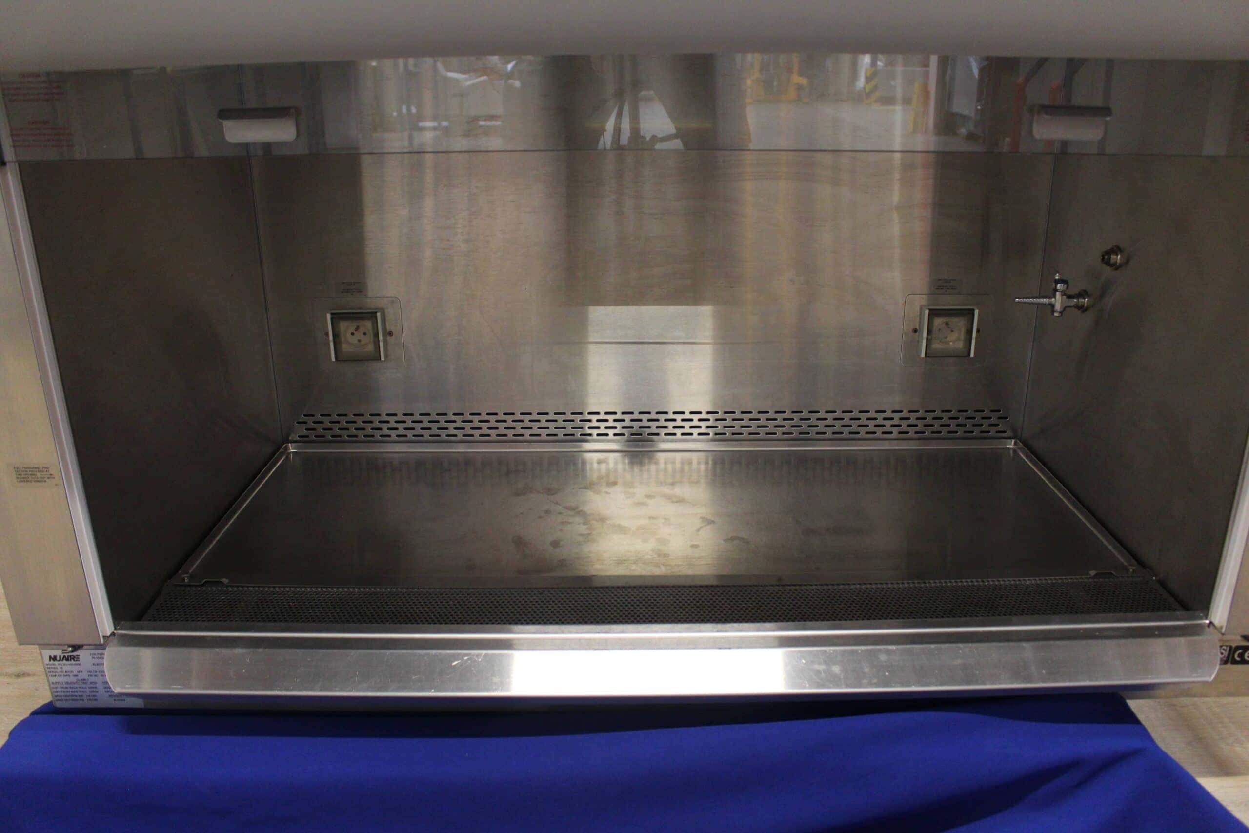 Nuaire NU-440-400E Biological Safety Cabinet, image 2