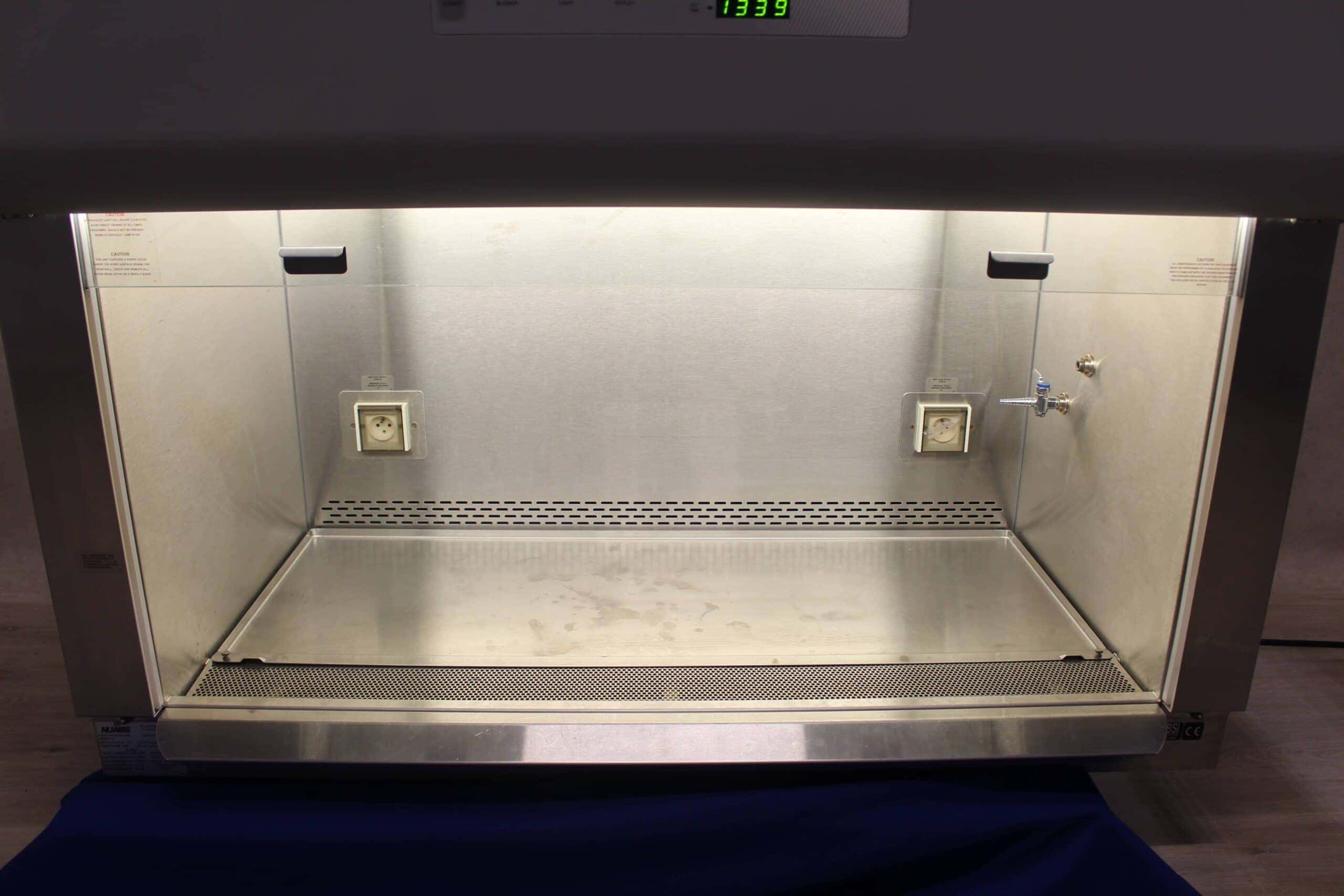 Nuaire NU-440-400E Biological Safety Cabinet, image 3