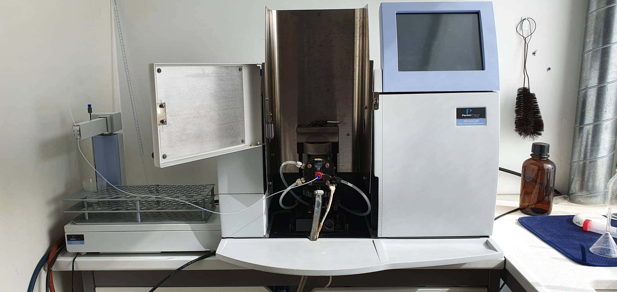 PerkinElmer AAnalyst 200 Atomic Absorption Spectrometer, image 3