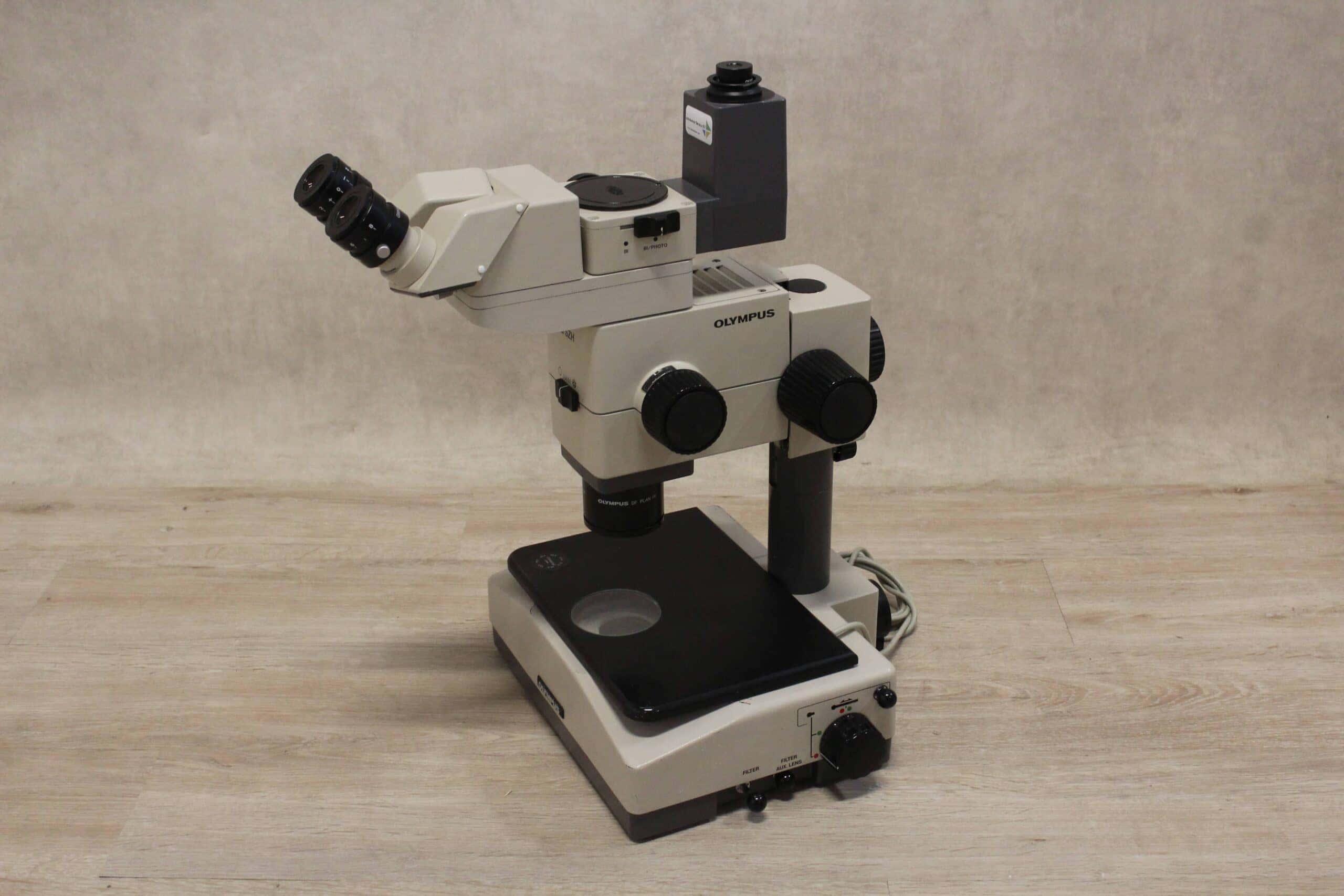 Olympus SZH-ILLB Trinocular Stereo Microscope, image 2