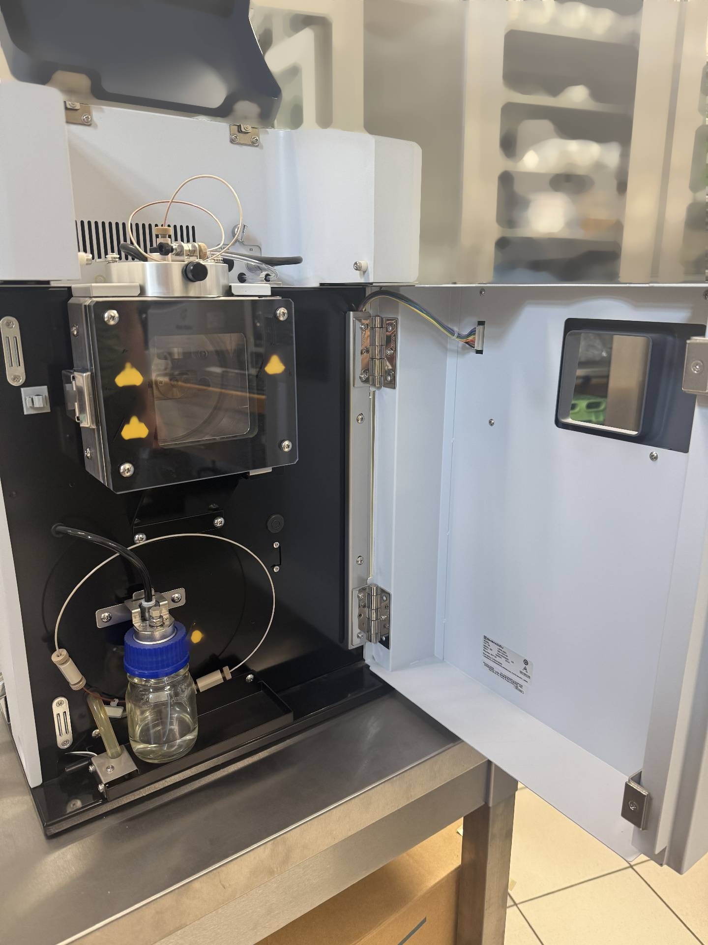 Shimadzu LCMS-2020 LC-MS System (with Quaternary LC)