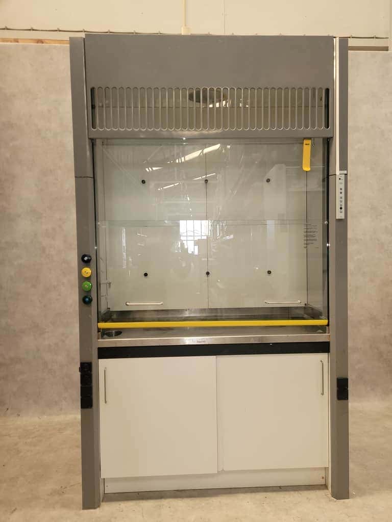 S+B 1500 Fume Hood