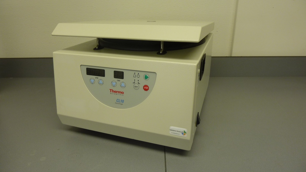 Thermo Scientific CL10 Benchtop Centrifuge, image 2