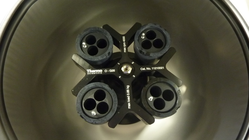 Thermo Scientific CL10 Benchtop Centrifuge, image 3
