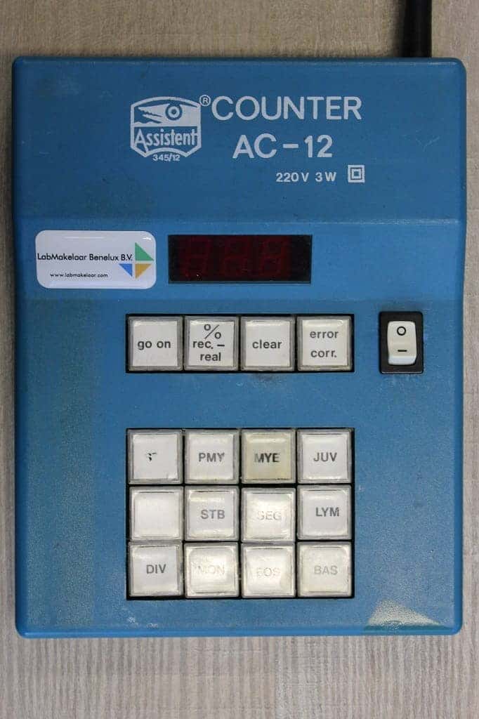 Hecht Assistent AC-12 Differential Cell Counter