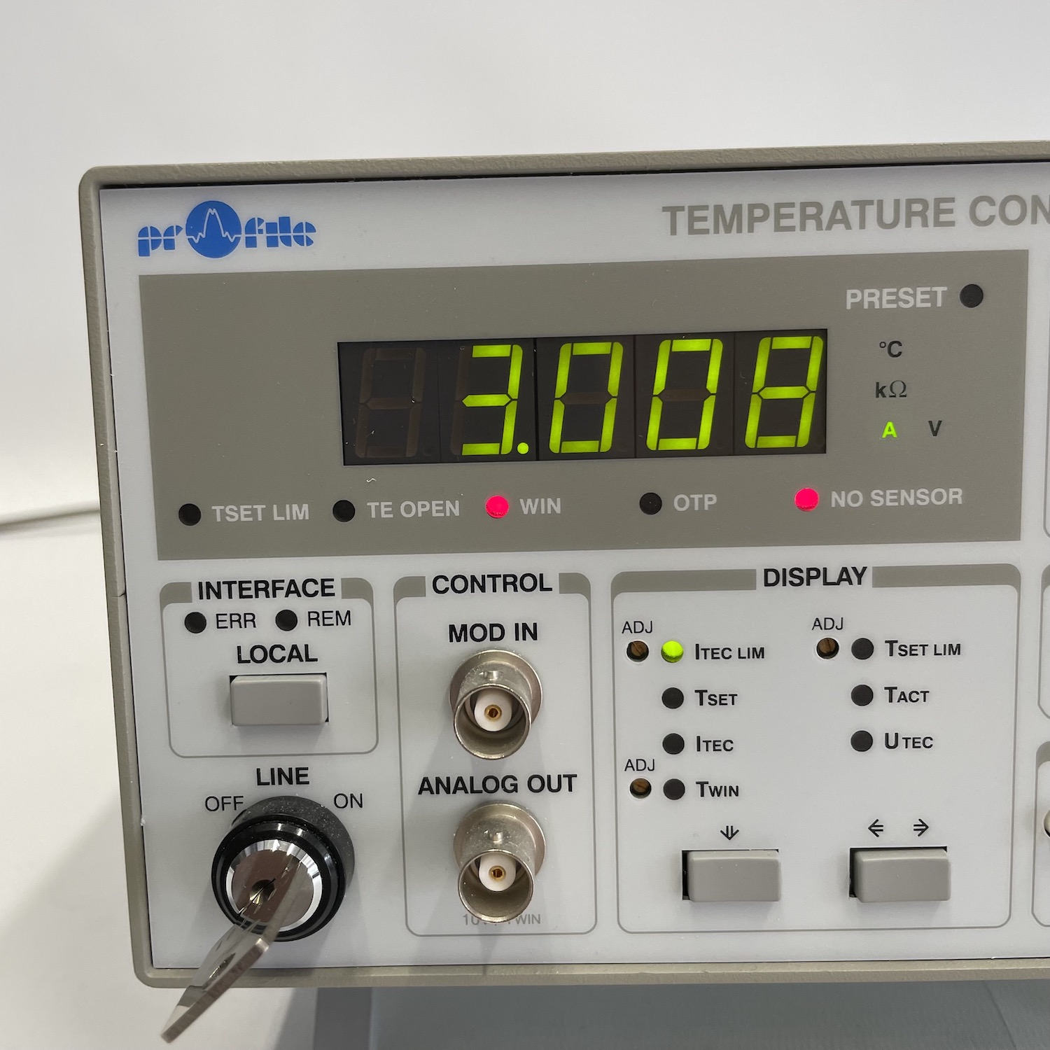 Thorlabs TED350 Benchtop Temperature Controller, image 2