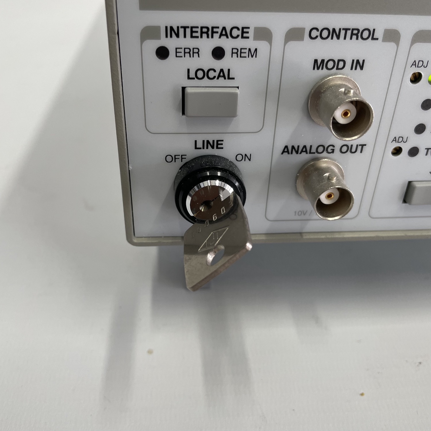 Thorlabs TED350 Benchtop Temperature Controller, image 4