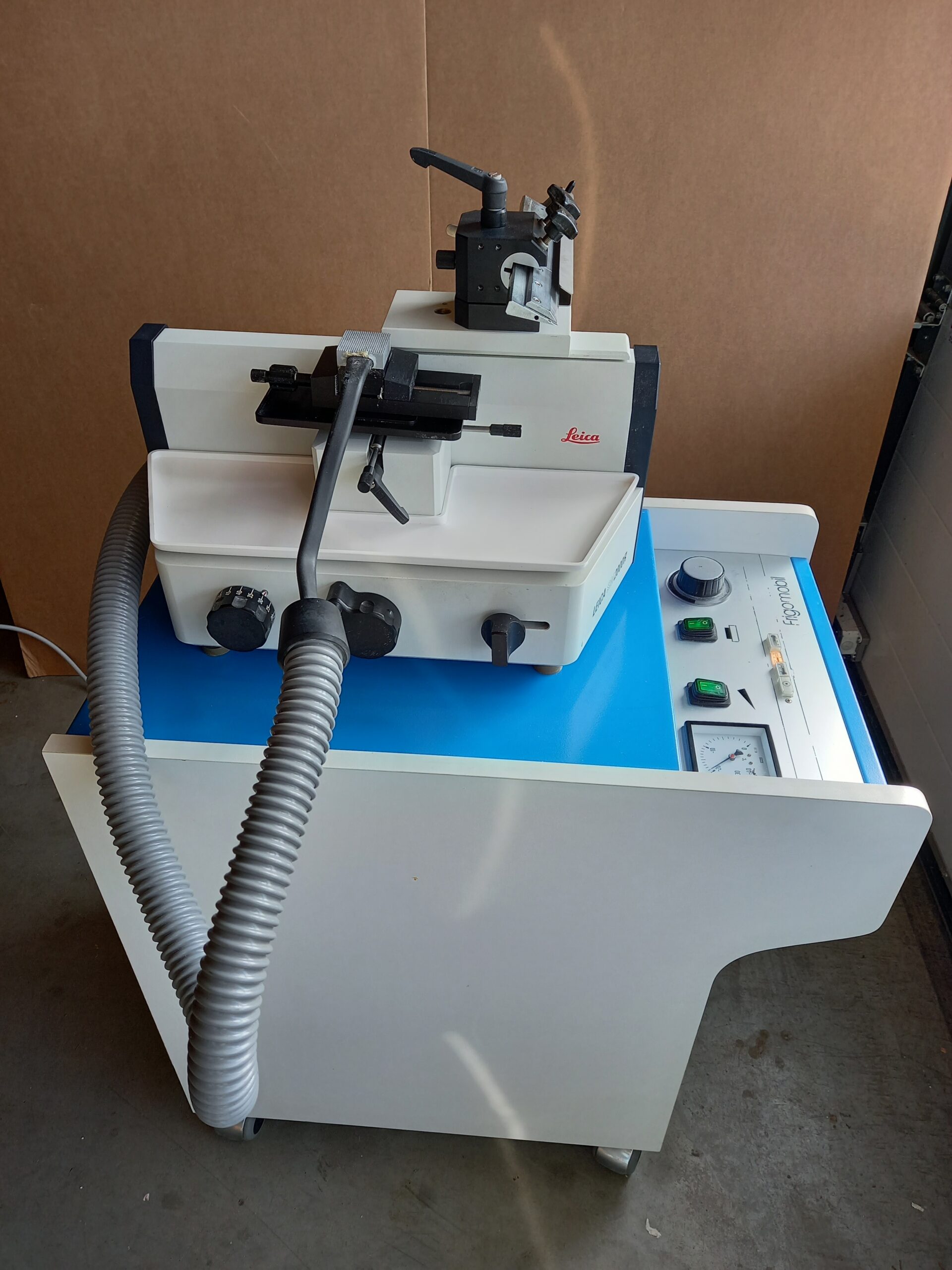 Leica SM 2000 R Sliding Microtome with Frigomobil Cooling Unit