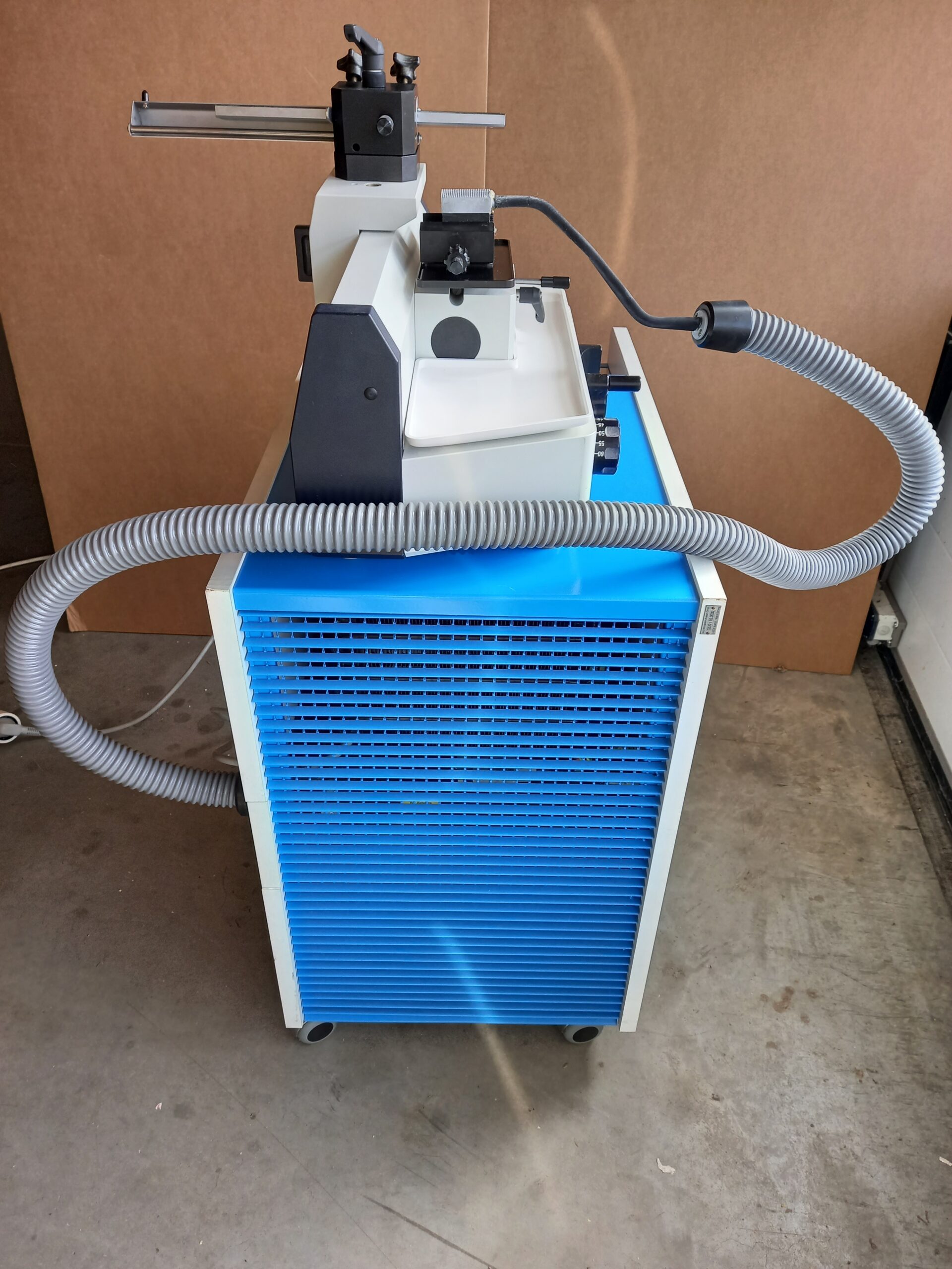 Leica SM 2000 R Sliding Microtome with Frigomobil Cooling Unit, image 5