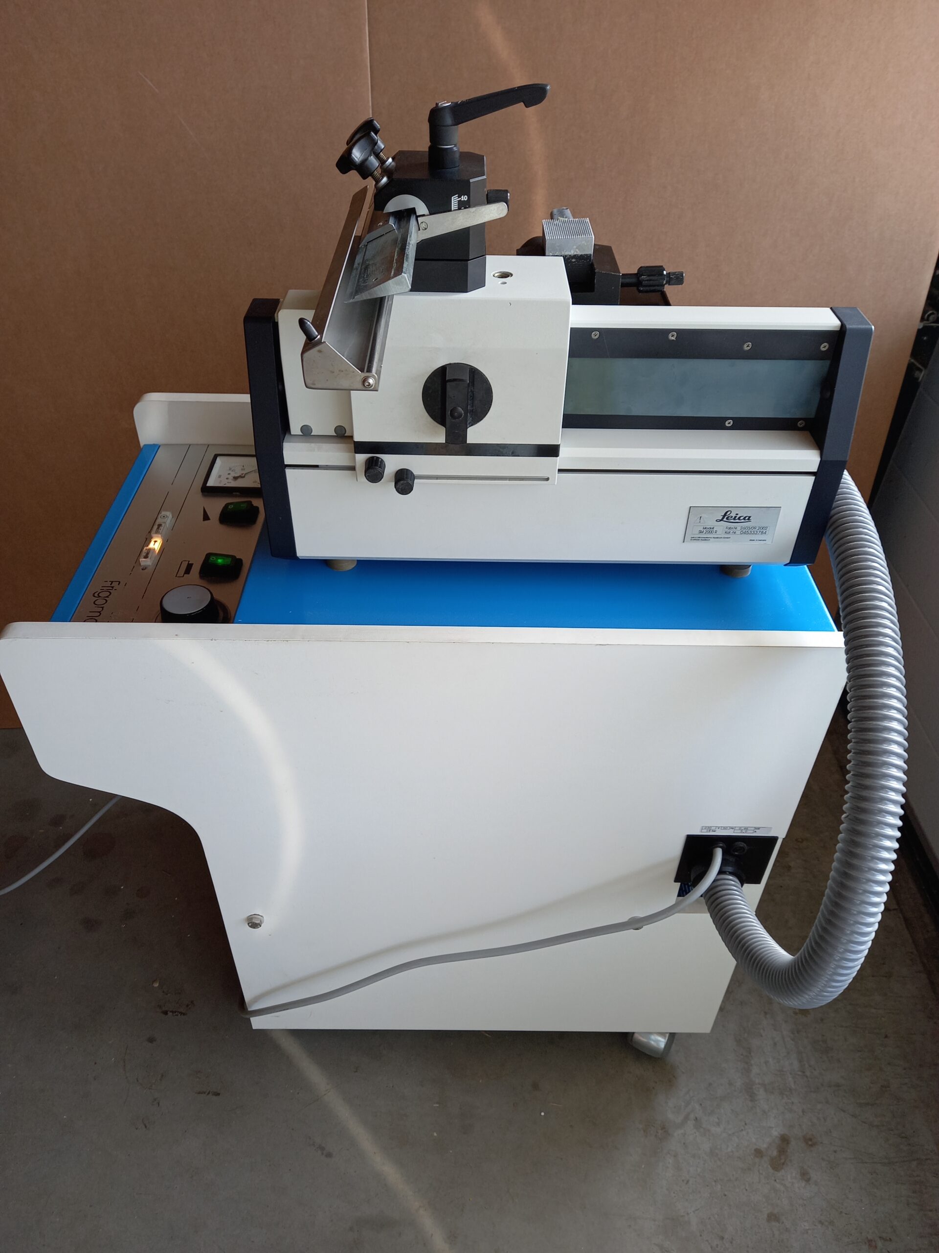 Leica SM 2000 R Sliding Microtome with Frigomobil Cooling Unit, image 6