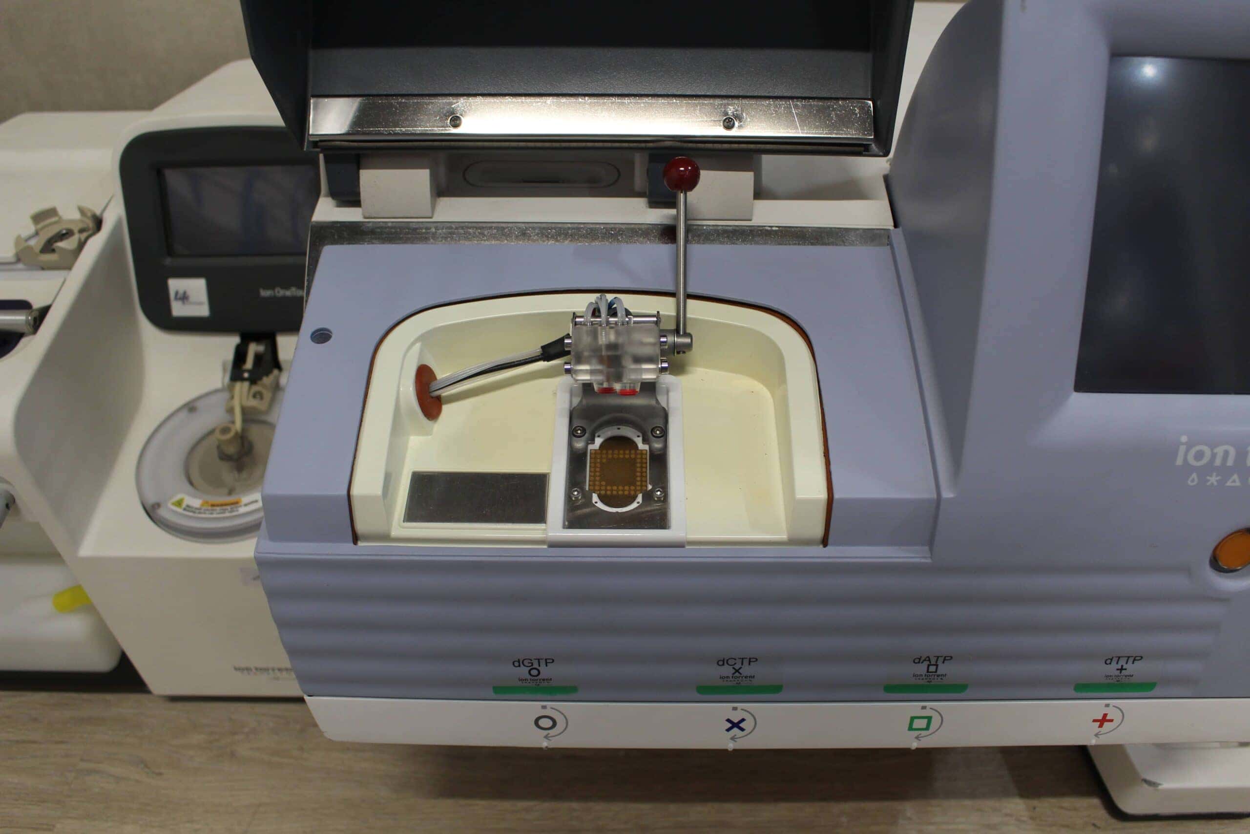 Thermo Scientific Ion Torrent Personal Genome Machine (PGM) System, image 3