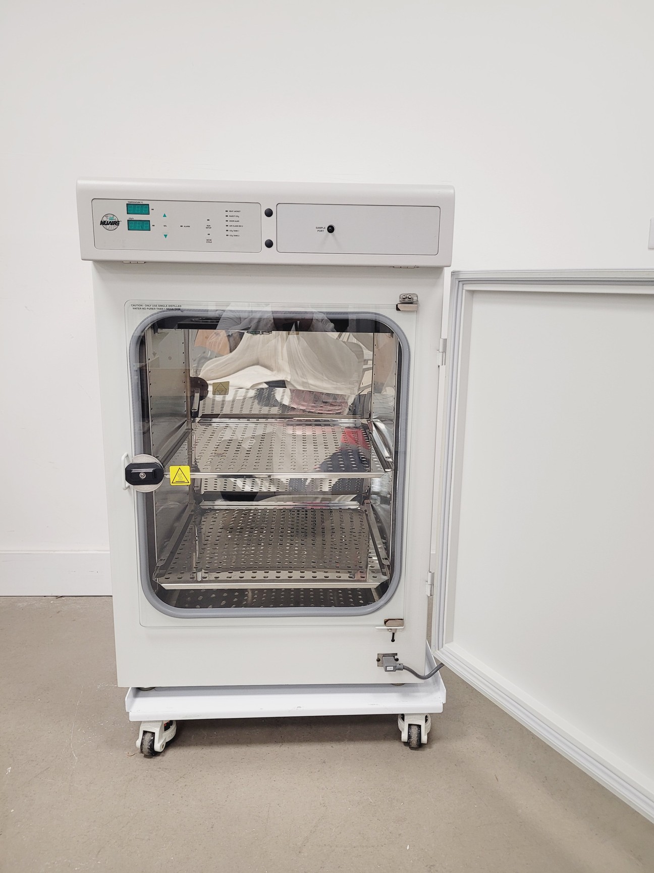 NuAire NU-5510E Direct Heat CO2 Incubator, image 9