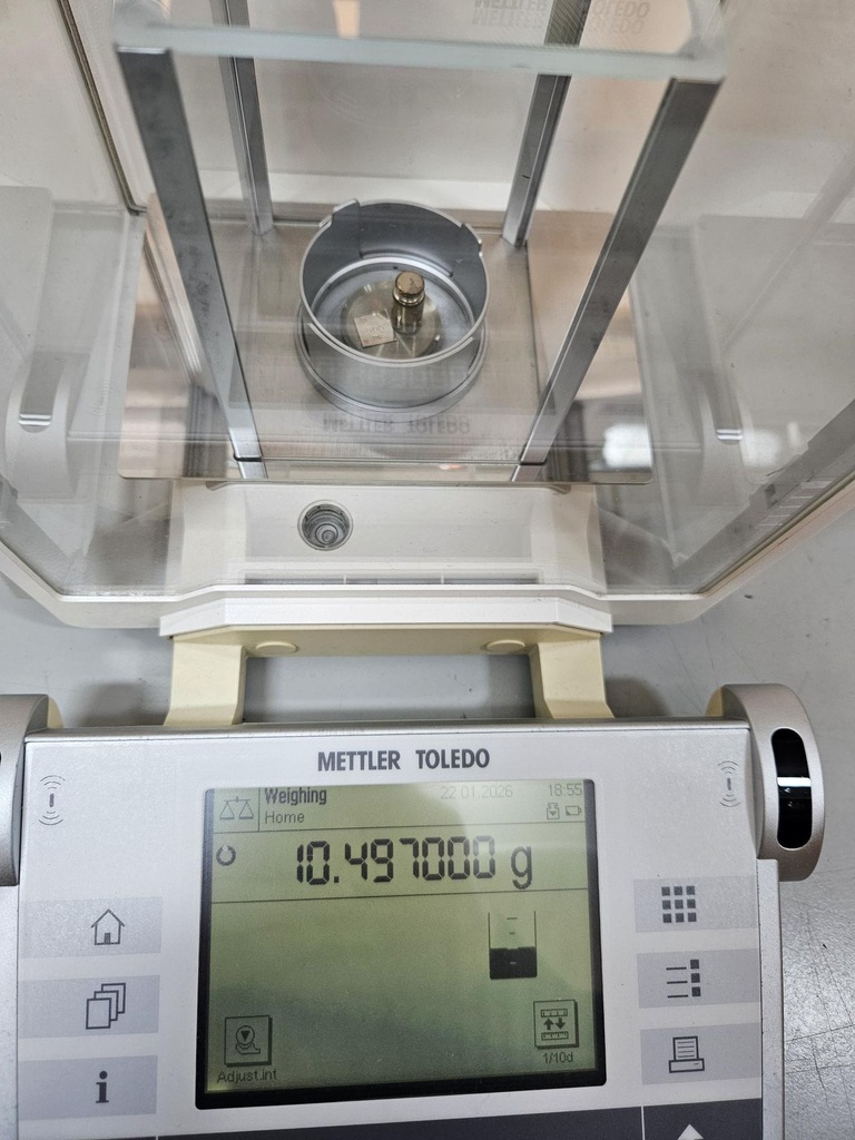 Mettler Toledo AX26 Comparator Microbalance, image 2