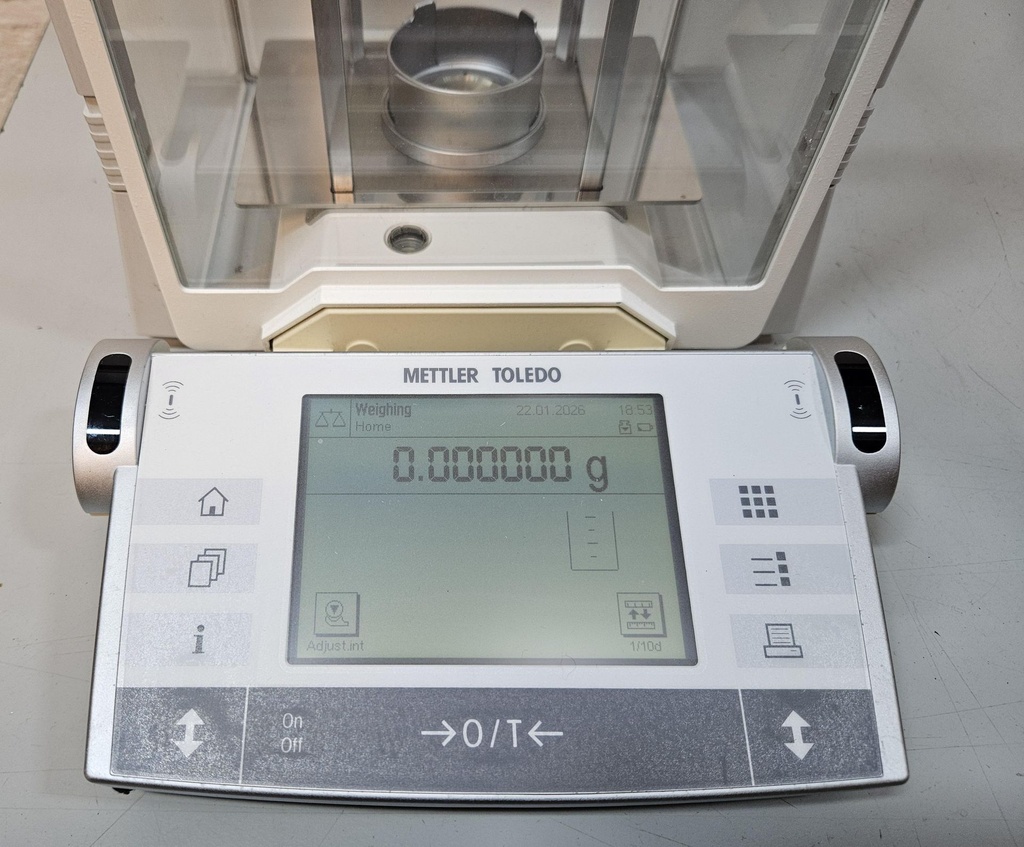 Mettler Toledo AX26 Comparator Microbalance, image 6