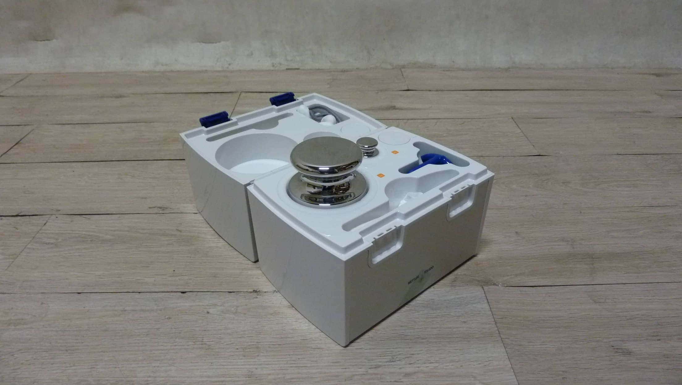 Mettler Toledo CarePac L 5000g/200g Calibration Weights