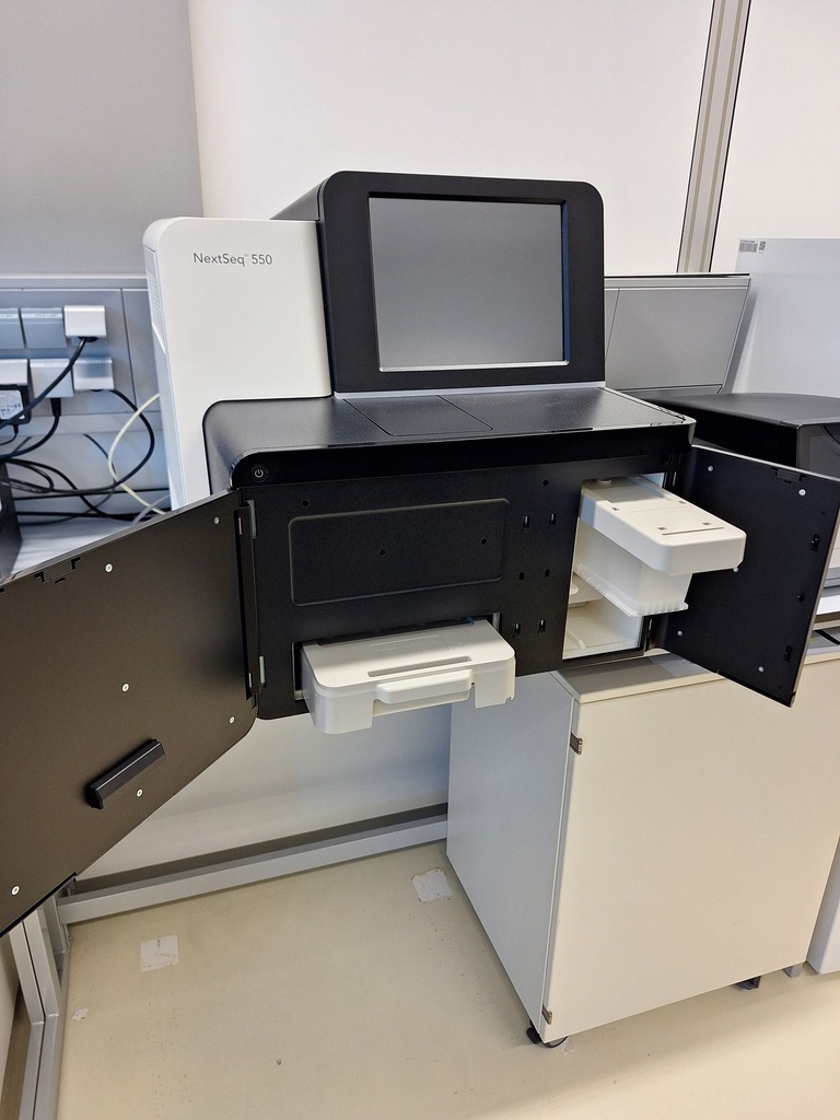 Illumina Nextseq 550 Sequencer, image 2