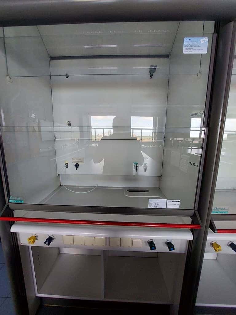 Interfurn Fumia 1200 Fume Hood, image 2