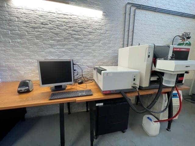 Varian SpectrAA 220Z Atomic Absorption Spectrometer, image 3