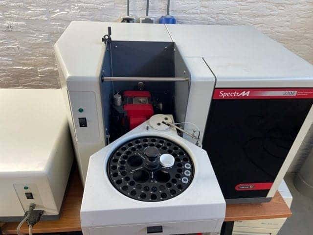 Varian SpectrAA 220Z Atomic Absorption Spectrometer, image 5