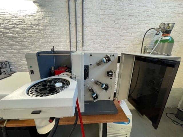 Varian SpectrAA 220Z Atomic Absorption Spectrometer, image 7
