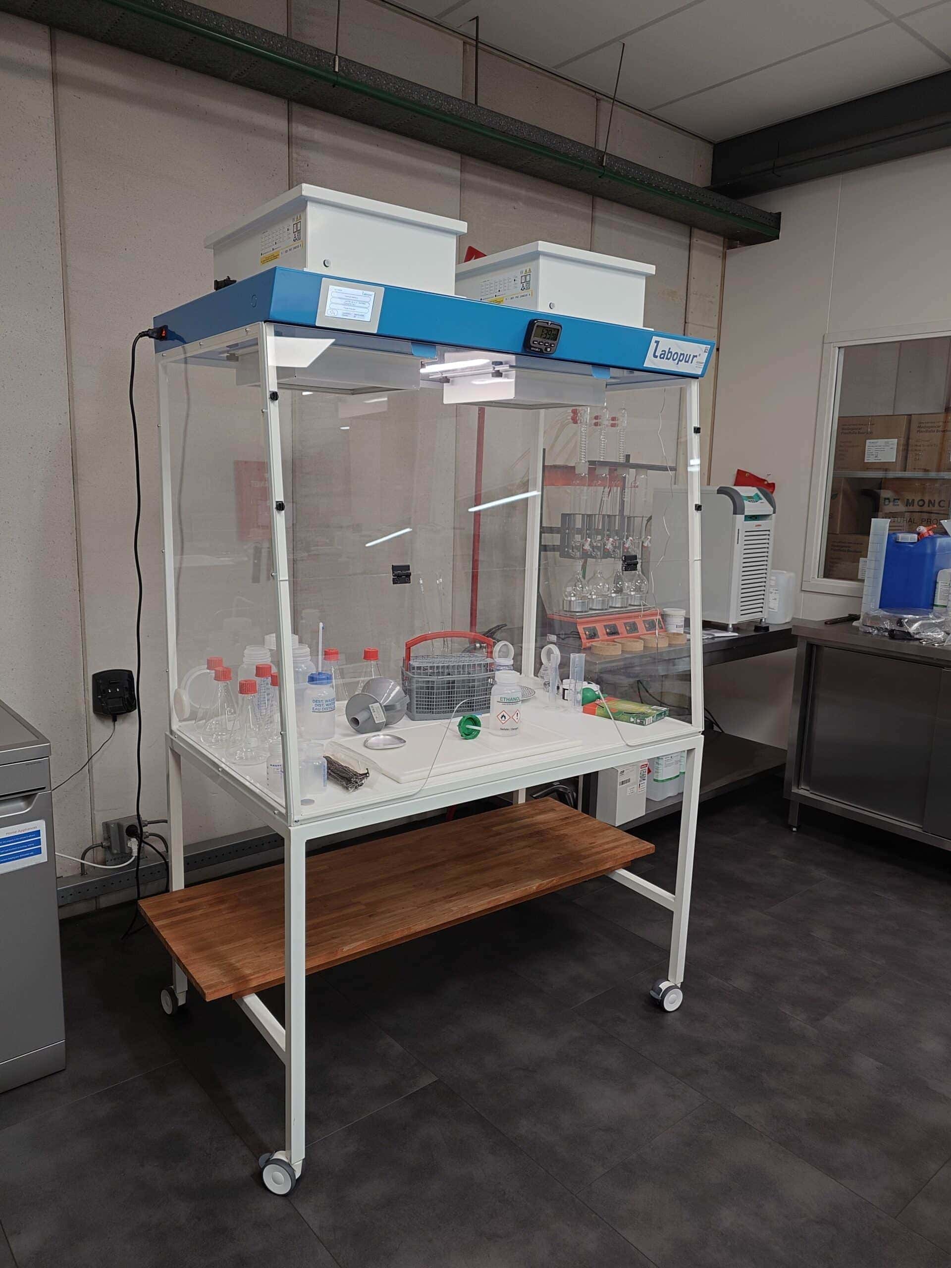 Ecosafe Labopur NF X 15-211 Flow Cabinet