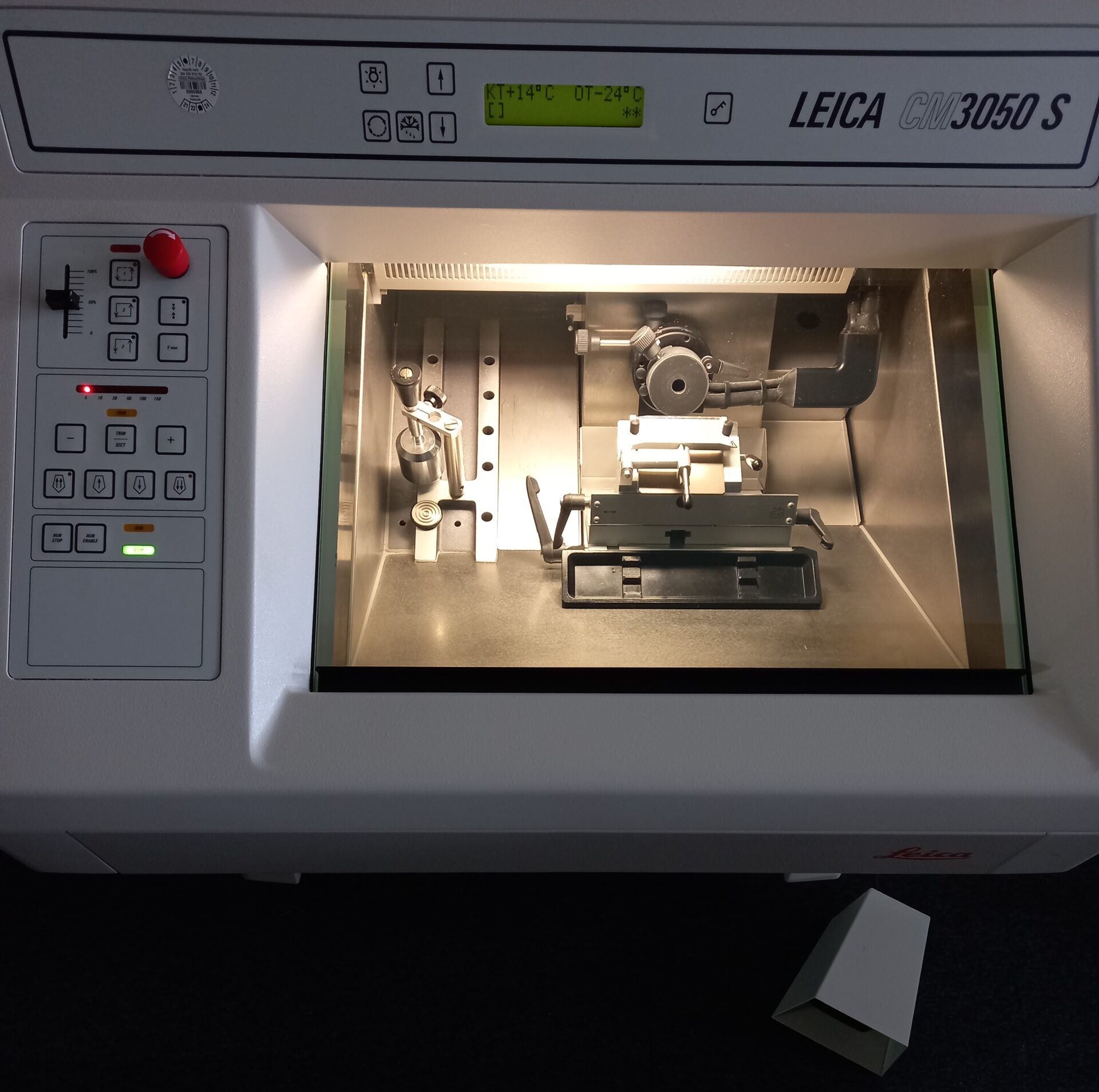 Leica Biosystems CM3050 S Cryostat, image 3