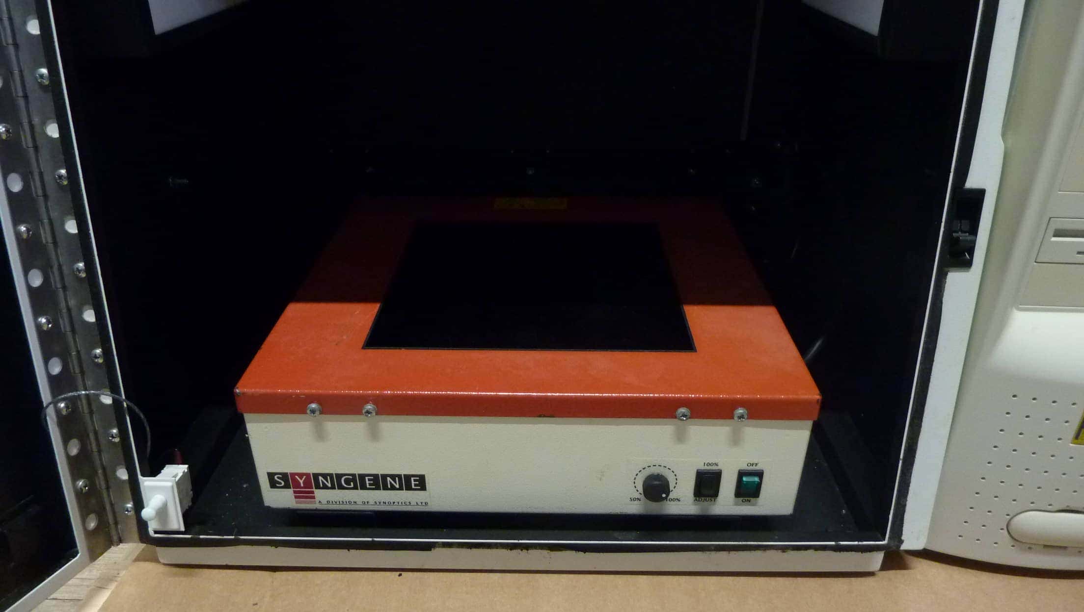 Alpha Innotech FluorChem 8900 Gel Doc System, image 3