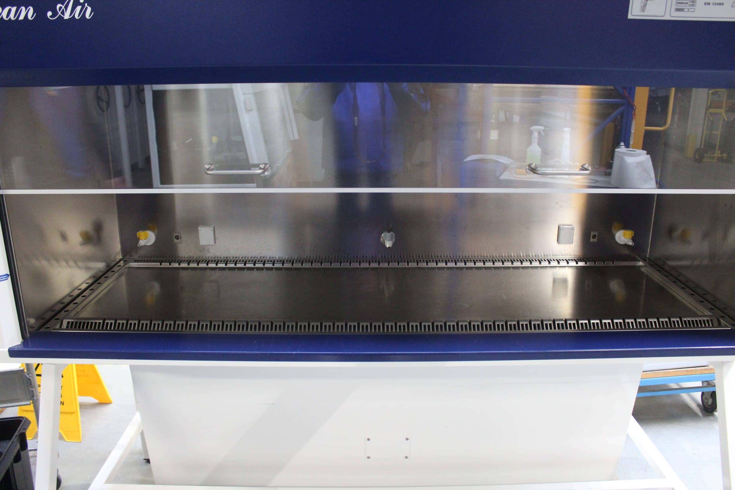 Clean Air EF/B6 Biological Safety Cabinet, image 2