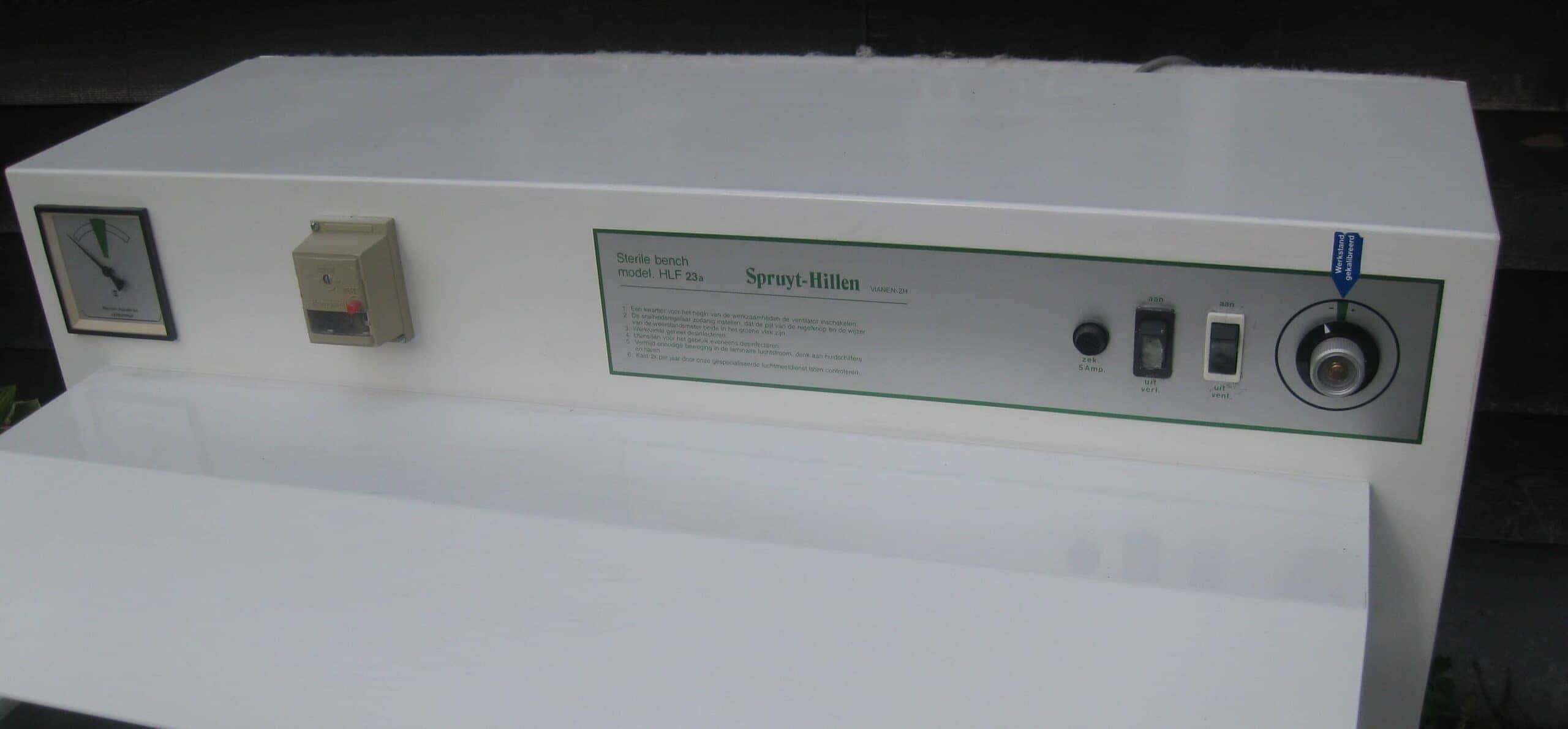 Spruyt-Hillen HLF23a Horizontal Laminar Flow Cabinet, image 4