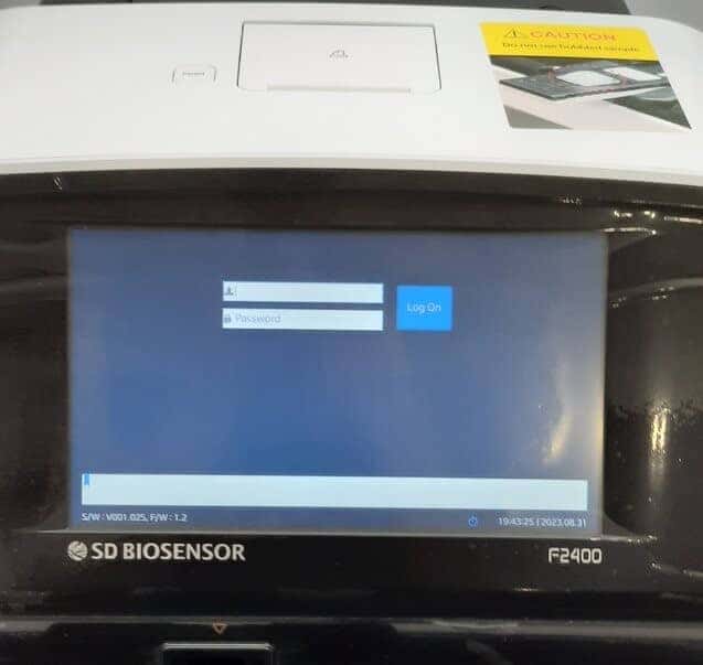 SD Biosensor F2400 analyser, image 2