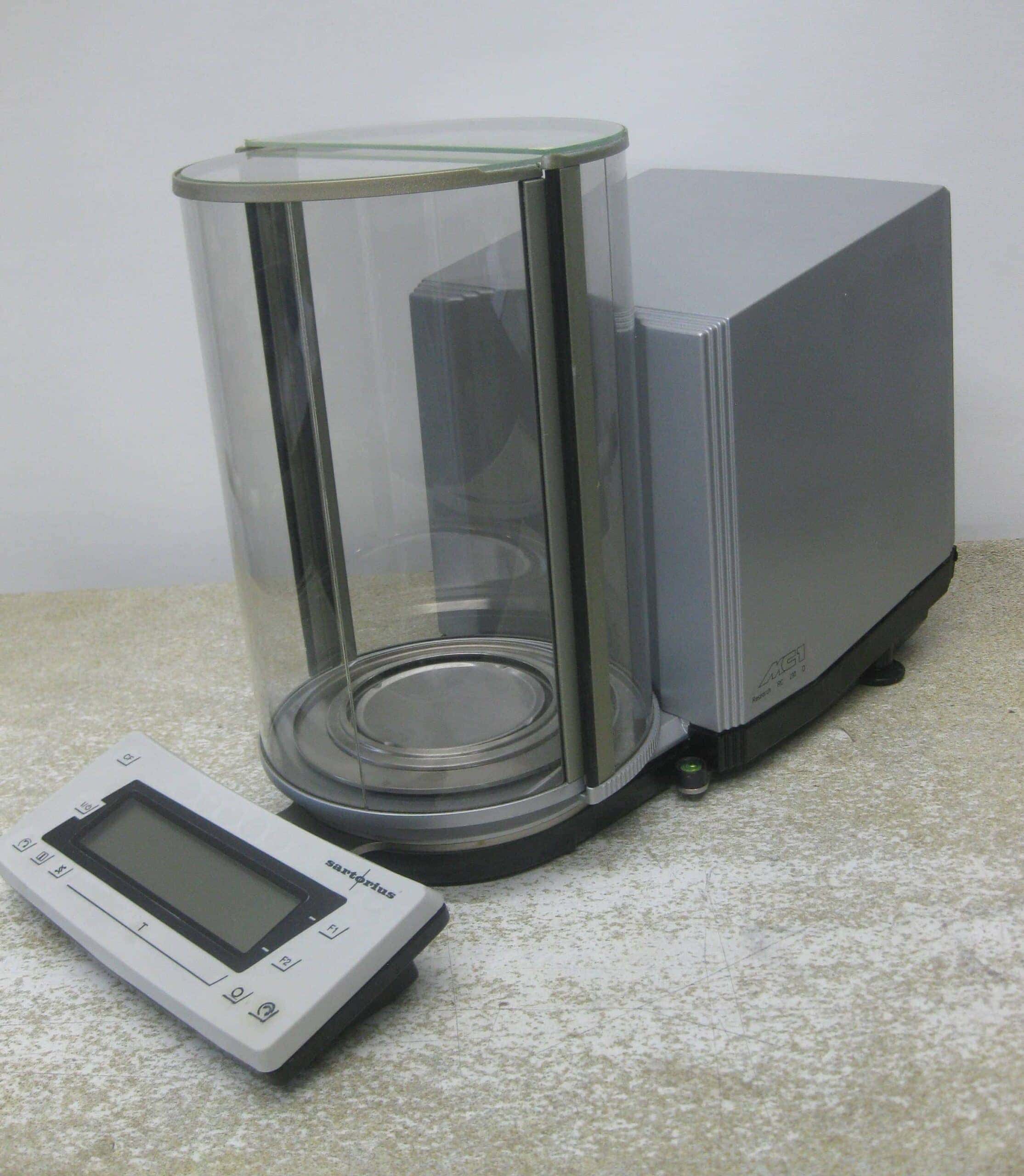 Sartorius RC 210D Analytical Balance, image 2