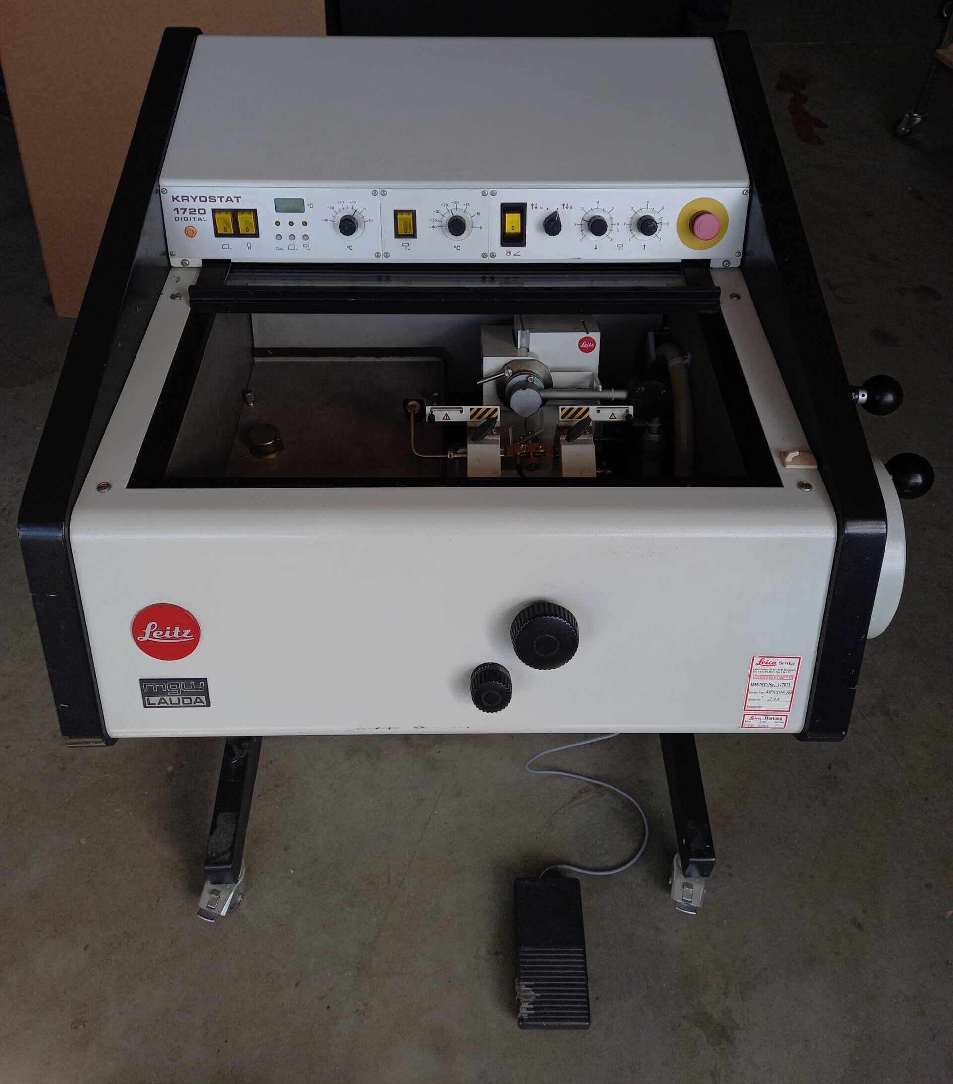 Leitz 1720 Freezing Microtome Cryostat