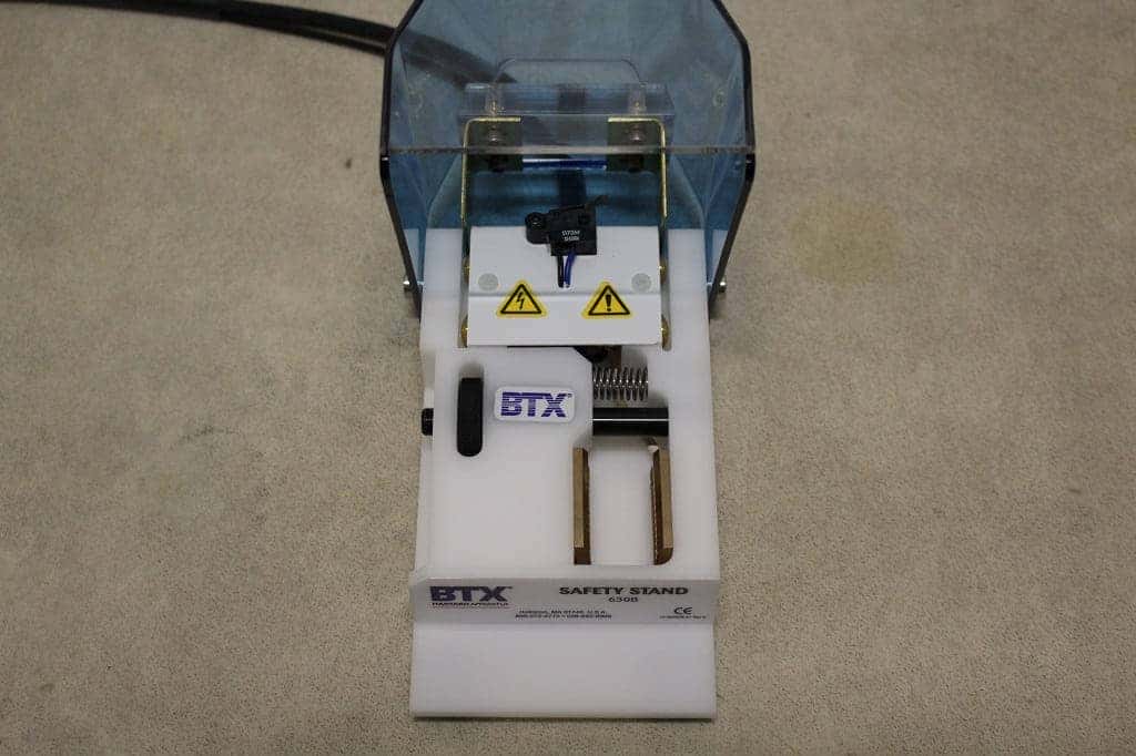 BTX AgilePulse Max Large Volume Transfection System, image 4