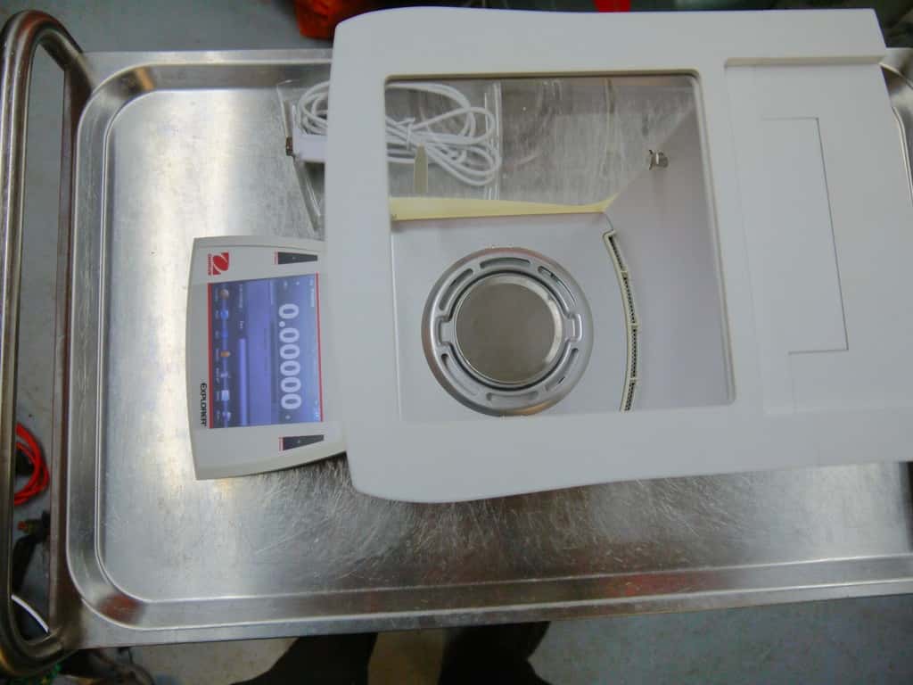 Ohaus EX125D Semi-micro Scale, image 3