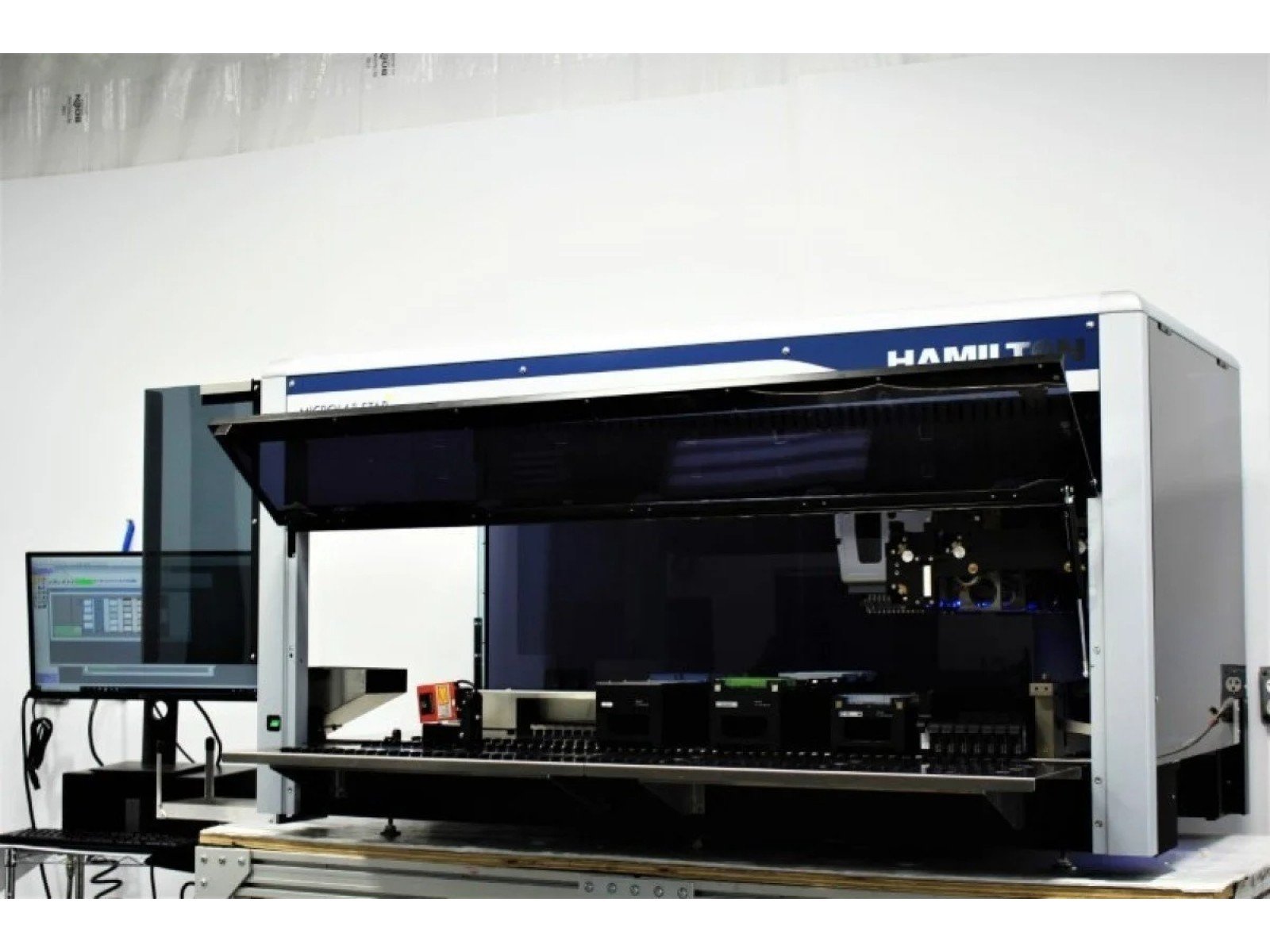 Hamilton Microlab STAR Liquid Handler (CO-RE 96 Head)