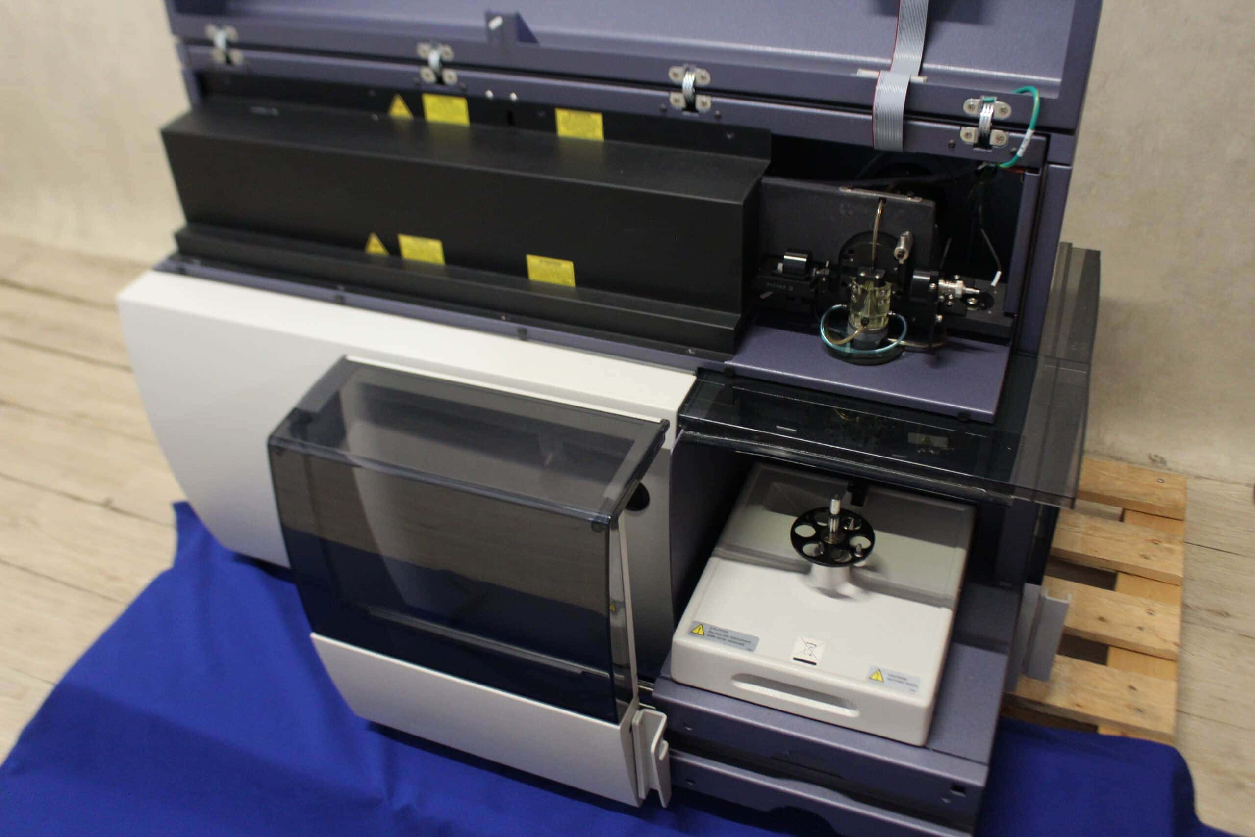 BD Becton Dickinson FACSCanto II Flow Cytometer, image 2