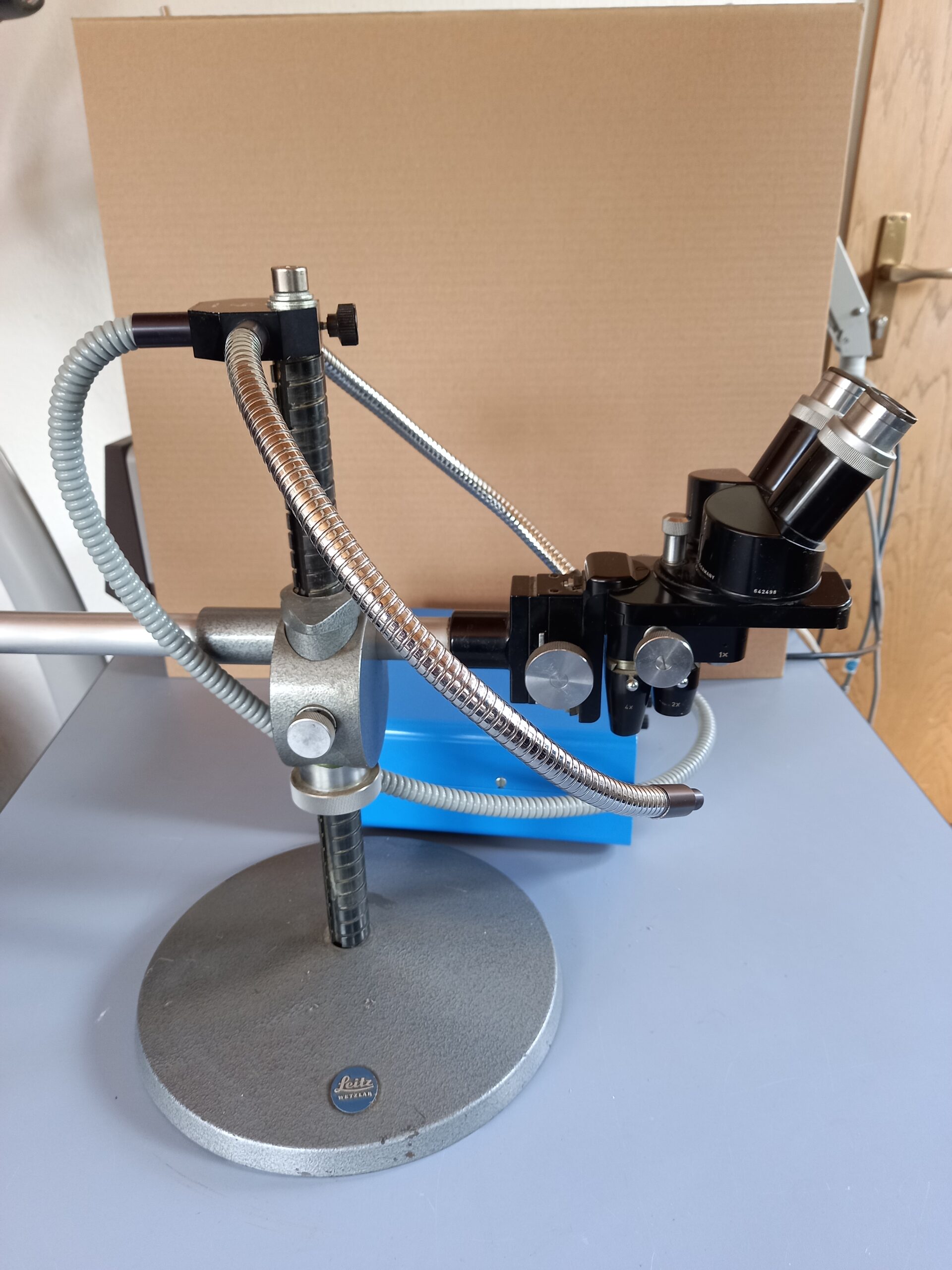 Leitz Wetzlar Stereo Microscope