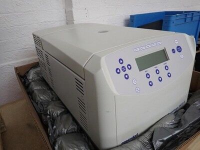 Eppendorf 5430R Refrigerated Centrifuge, image 3