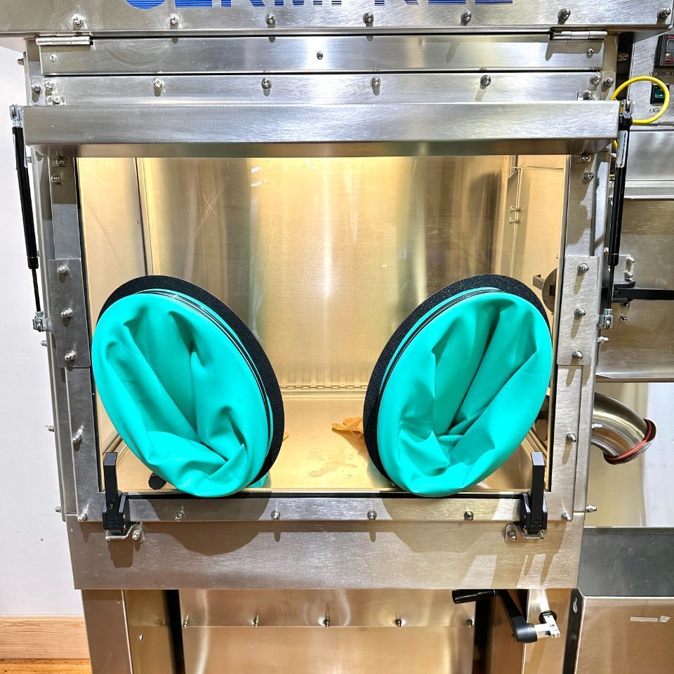 Germfree LFGI-3USP Compounding Aseptic Containment Isolator, image 10