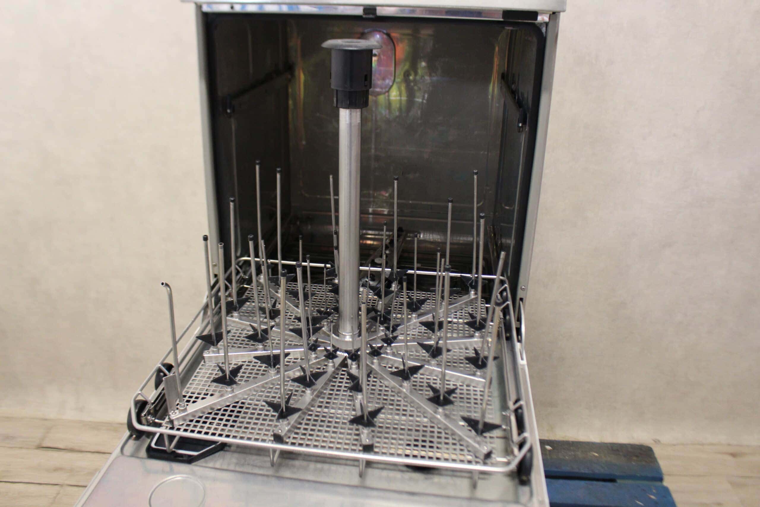 Miele G7883 Cleaning and Disinfection Machine, image 3